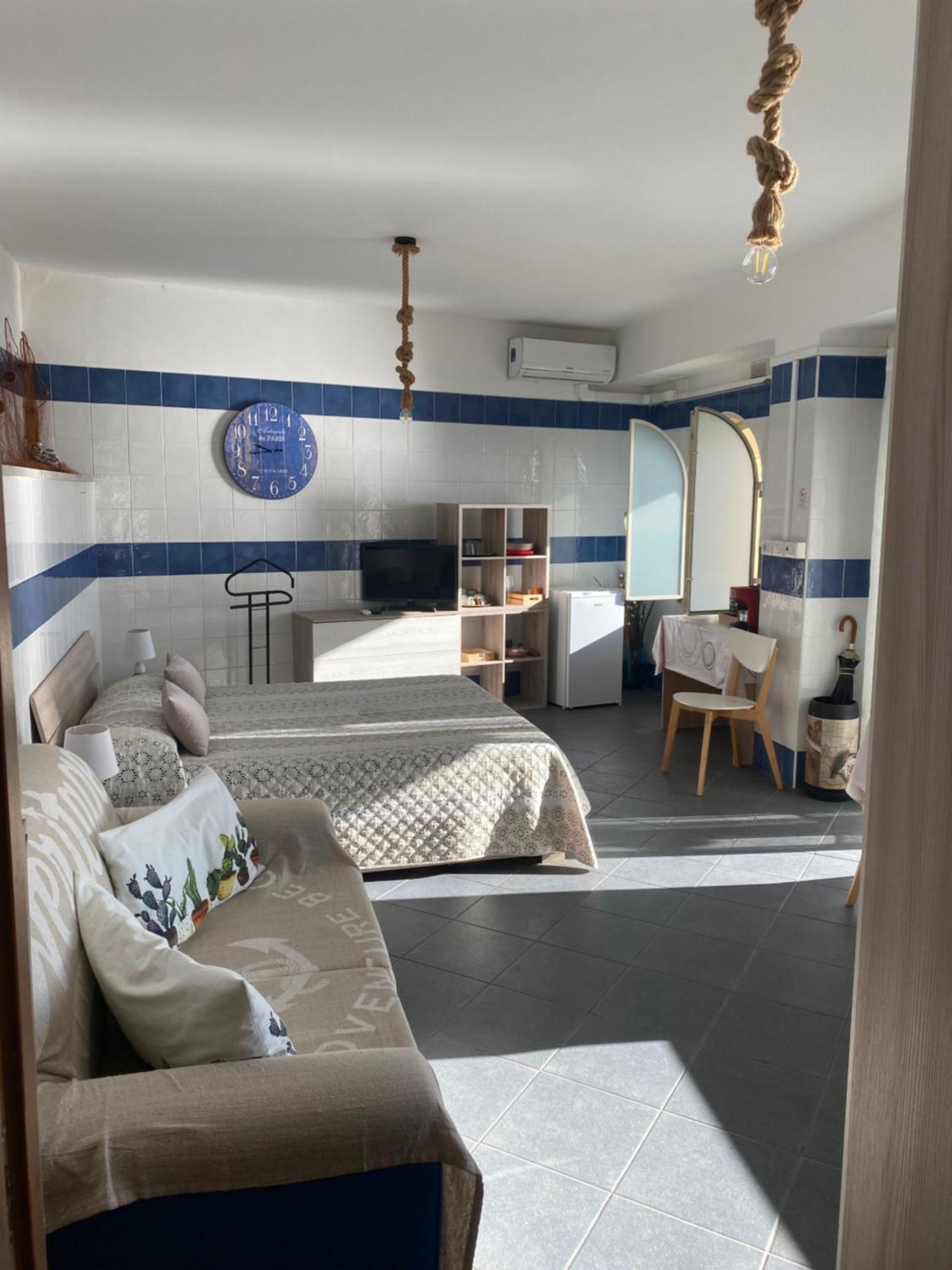 Isola Bella Bed & Breakfast *